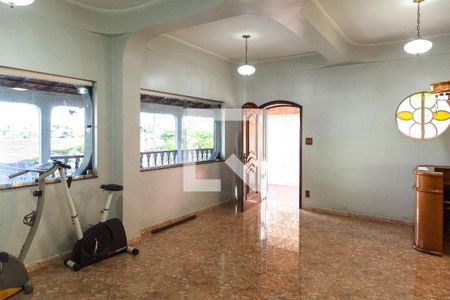 Sala de casa para alugar com 4 quartos, 371m² em Vila Rosalia, Guarulhos
