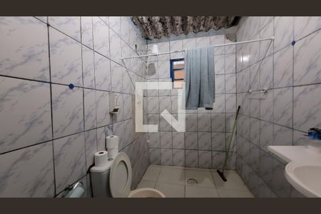 Banheiro de casa para alugar com 1 quarto, 50m² em Jardim Anita, Itaquaquecetuba