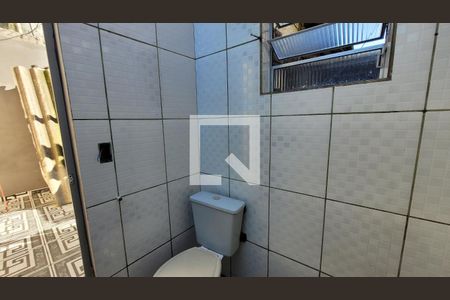 Banheiro de casa para alugar com 1 quarto, 50m² em Jardim Anita, Itaquaquecetuba