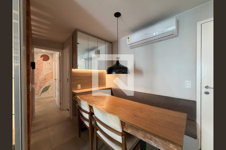 Sala de apartamento para alugar com 1 quarto, 65m² em Recreio dos Bandeirantes, Rio de Janeiro