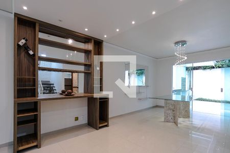 Casa para alugar com 3 quartos, 140m² em Vila Rei, Mogi das Cruzes