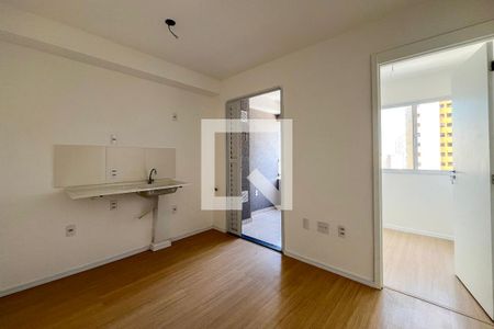 Sala/Cozinha de apartamento para alugar com 2 quartos, 29m² em Vila Santo Estefano, São Paulo