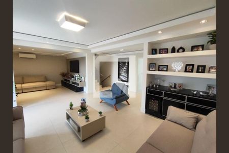 Casa à venda com 4 quartos, 300m² em Parque dos Passaros, São Bernardo do Campo