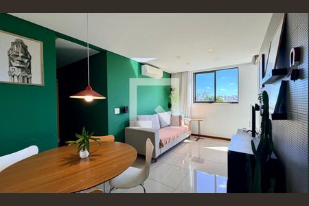 Apartamento à venda com 2 quartos, 68m² em Santa Tereza, Belo Horizonte