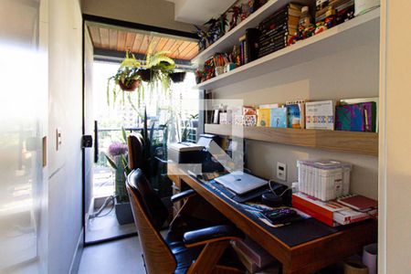 Escritório de apartamento à venda com 2 quartos, 174m² em Pacaembu, São Paulo