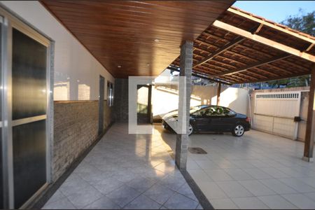 Varanda e Garagem de casa para alugar com 3 quartos, 350m² em Vila Valqueire, Rio de Janeiro