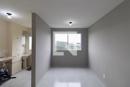 Sala/Cozinha/Área de Serviço  de apartamento para alugar com 2 quartos, 40m² em Colônia (zona Leste), São Paulo