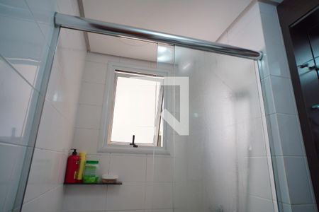 Banheiro suíte  de apartamento à venda com 3 quartos, 70m² em Partenon, Porto Alegre