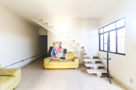 Sala Casa 1 de casa para alugar com 3 quartos, 152m² em Vila Abc, São Paulo