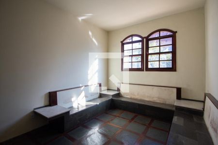 Sala 3 de casa à venda com 6 quartos, 700m² em Ouro Preto, Belo Horizonte