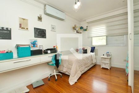 Casa de Condomínio à venda com 4 quartos, 360m² em Horto Florestal, São Paulo