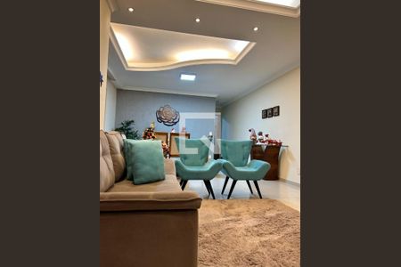 Casa à venda com 3 quartos, 150m² em Cabral, Contagem