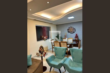 Casa à venda com 3 quartos, 150m² em Cabral, Contagem