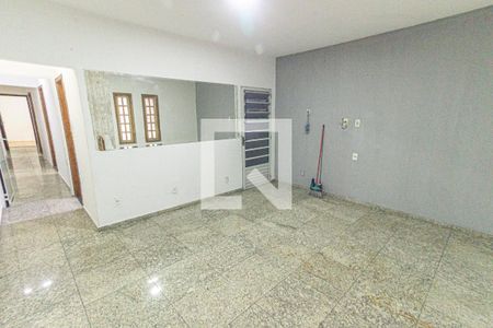 Sala de casa à venda com 4 quartos, 300m² em Brás, São Paulo