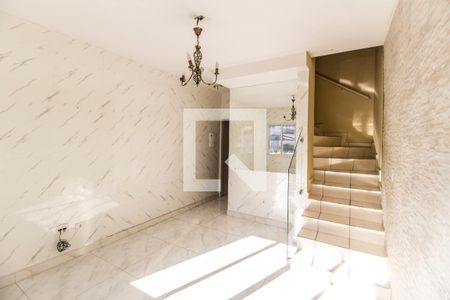 Sala  de casa de condomínio para alugar com 2 quartos, 60m² em Vila Veloso, Carapicuíba