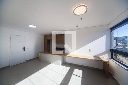 sala / quarto  de kitnet/studio para alugar com 1 quarto, 43m² em Vale do Sereno, Nova Lima