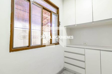 Casa à venda com 3 quartos, 587m² em Sagrada Família, Belo Horizonte