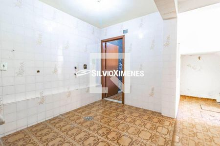 Casa à venda com 3 quartos, 587m² em Sagrada Família, Belo Horizonte