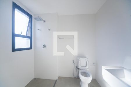 Banheiro de kitnet/studio para alugar com 1 quarto, 40m² em Vale do Sereno, Nova Lima