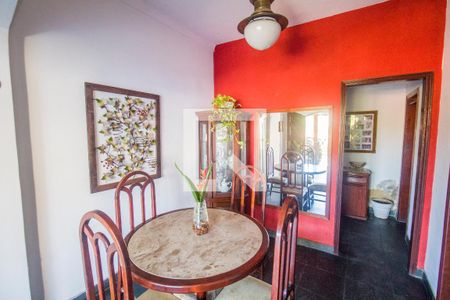 Sala de casa à venda com 4 quartos, 221m² em Vila Valqueire, Rio de Janeiro
