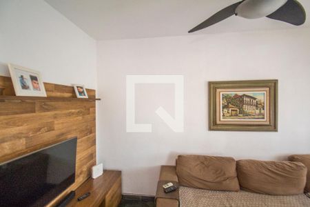 Sala de casa à venda com 4 quartos, 221m² em Vila Valqueire, Rio de Janeiro