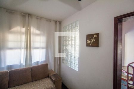 Sala de casa à venda com 4 quartos, 221m² em Vila Valqueire, Rio de Janeiro