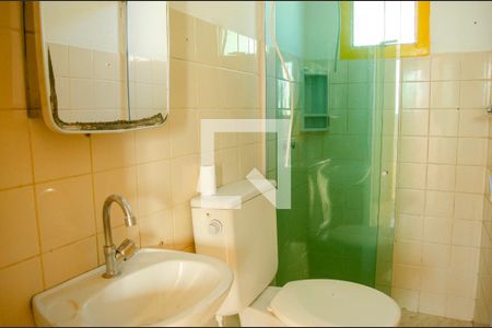 Banheiro de apartamento à venda com 3 quartos, 69m² em Parque Acalanto, Goiânia