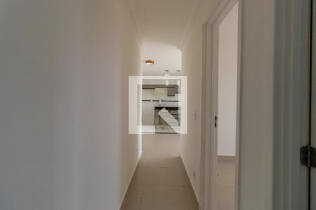 Corredor de apartamento para alugar com 2 quartos, 48m² em Chácara Granja Velha, Cotia