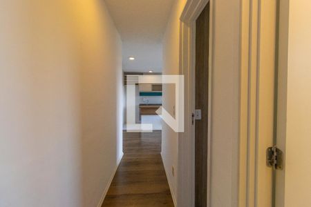 Corredor de apartamento para alugar com 2 quartos, 48m² em Chácara Granja Velha, Cotia