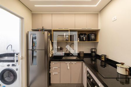 Sala e Cozinha de casa de condomínio à venda com 2 quartos, 115m² em Jd. Talarico, São Paulo