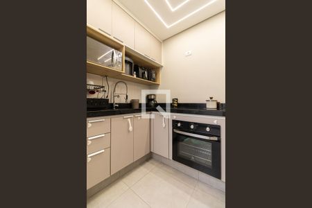 Sala e Cozinha de casa de condomínio à venda com 2 quartos, 115m² em Jd. Talarico, São Paulo