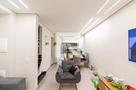 Sala e Cozinha de casa de condomínio à venda com 2 quartos, 115m² em Jd. Talarico, São Paulo
