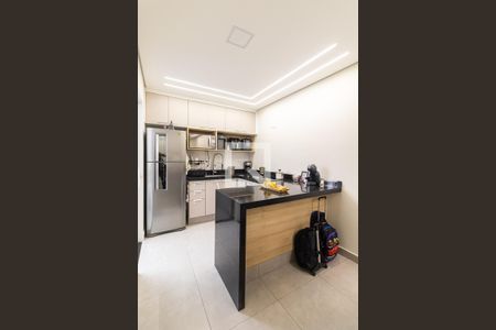 Sala e Cozinha de casa de condomínio à venda com 2 quartos, 115m² em Jd. Talarico, São Paulo