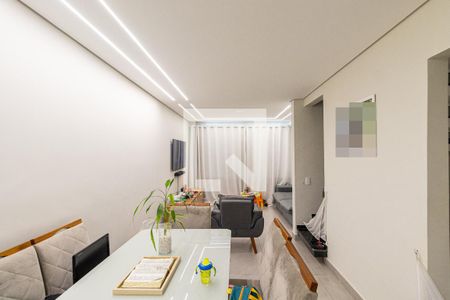 Casa de Condomínio à venda com 2 quartos, 115m² em Jd. Talarico, São Paulo