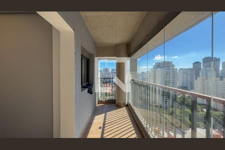 Escada de apartamento para alugar com 1 quarto, 35m² em Santo Amaro, São Paulo