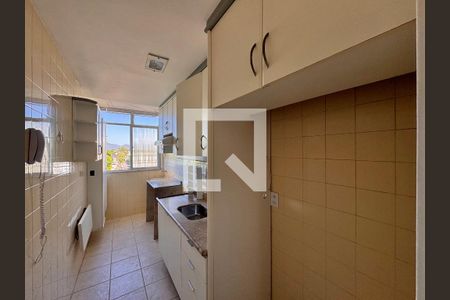 Cozinha e Área de Serviço de apartamento para alugar com 2 quartos, 58m² em Barra da Tijuca, Rio de Janeiro