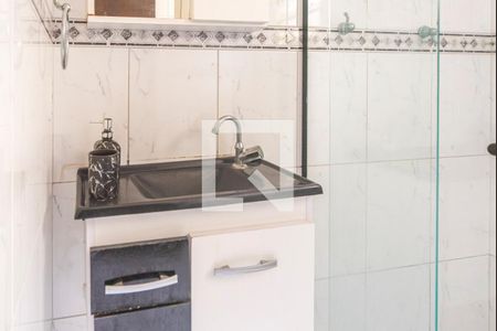 Banheiro  de casa à venda com 2 quartos, 125m² em Vila Linda, Santo André