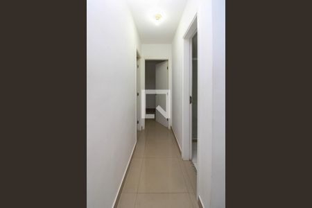 Corredor  de apartamento à venda com 2 quartos, 56m² em Parque Reboucas, São Paulo