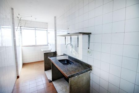 Cozinha de apartamento para alugar com 2 quartos, 55m² em Penha, Rio de Janeiro