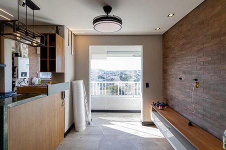 Sala e Cozinha  de apartamento para alugar com 2 quartos, 43m² em Jardim Maringa, São Paulo