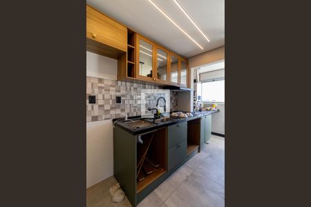 Sala e Cozinha  de apartamento para alugar com 2 quartos, 43m² em Jardim Maringa, São Paulo