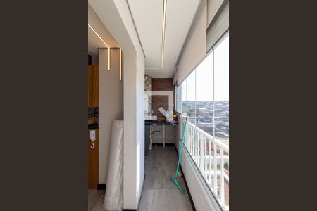 Área de Serviço e Varanda  de apartamento para alugar com 2 quartos, 43m² em Jardim Maringa, São Paulo