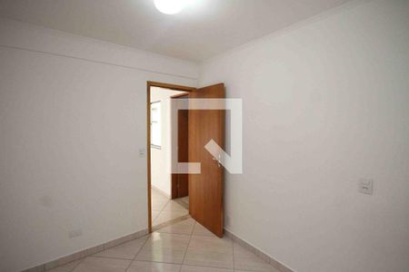 Quarto 02 de apartamento para alugar com 2 quartos, 47m² em Jardim Paraguacu, São Paulo