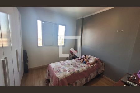 Quarto 1 de apartamento para alugar com 3 quartos, 72m² em Vila Ivone, São Paulo