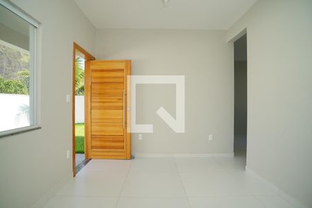 Sala de casa para alugar com 2 quartos, 404m² em Chácaras de Inoã, Maricá