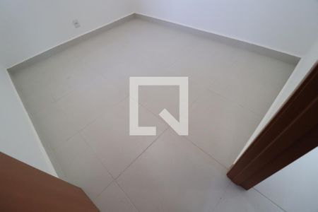 Quarto 1 de apartamento para alugar com 2 quartos, 55m² em Novo Mundo, Uberlândia