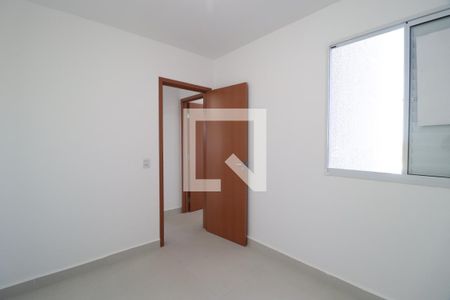 Quarto 1 de apartamento para alugar com 2 quartos, 55m² em Novo Mundo, Uberlândia