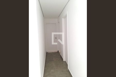 Corredor de apartamento para alugar com 2 quartos, 60m² em Jardim Barro Branco, Cotia