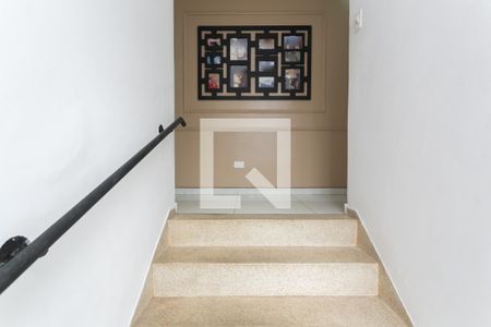 Escada  de casa à venda com 4 quartos, 180m² em Jardim Sao Vicente, São Paulo