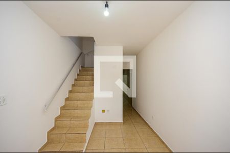 Casa à venda com 3 quartos, 80m² em Vila Serralheiro, São Paulo